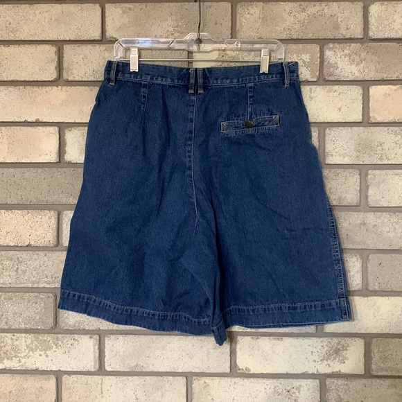 Vintage Liz Wear high waist pleated denim shorts - Picture 2 of 3